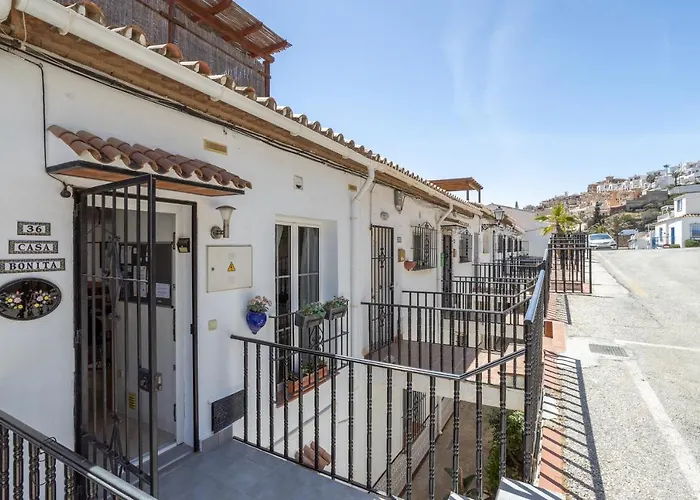 Casa Bonita-overlooking The Sea